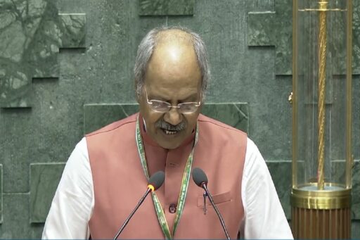 लोकसभा पहुंचे छत्तीसगढ़ के 11 सांसद, चिंतामणि महाराज ने संस्कृत तो अन्य नेताओं ने हिंदी में ली शपथ