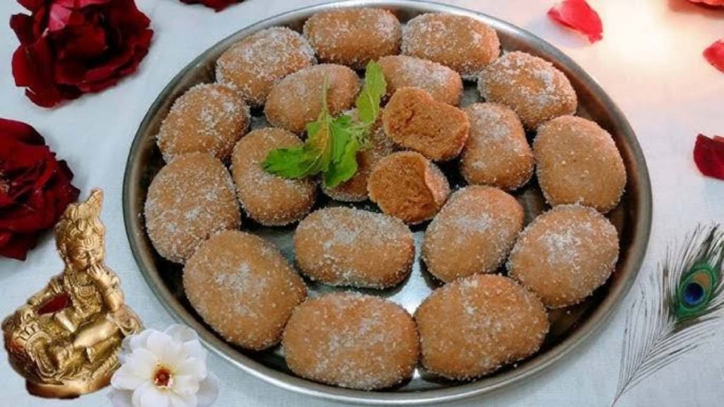 लड्डू  गोपाल को भोग लगाने के लिए आज हम लेकर आए हैं : मथुरा पेड़ा की रेसिपी