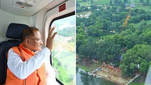 मुख्यमंत्री विष्णु देव साय ने भोरमदेव में कावड़ियों पर की पुष्प वर्षा